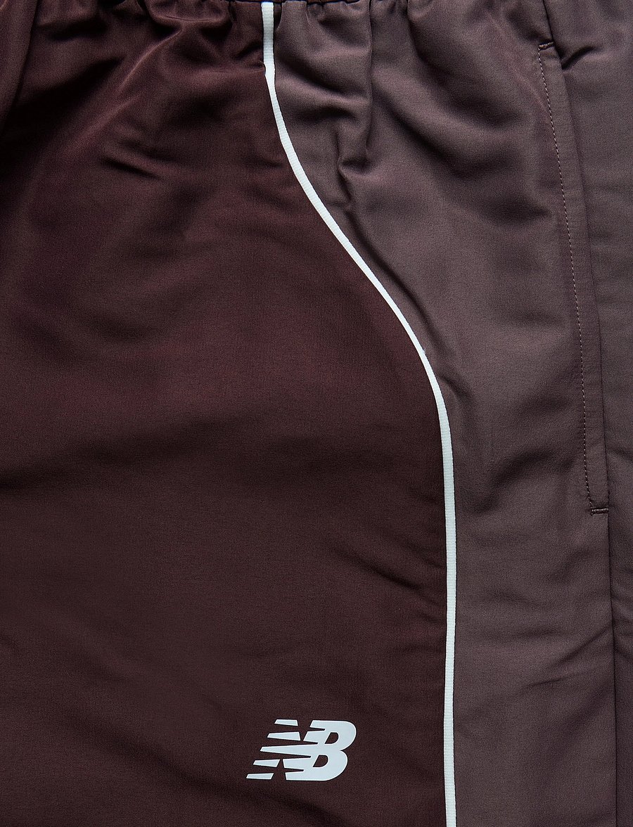 New Balance - Trackside Woven Pant - joggingbukser - cherry leather - 2