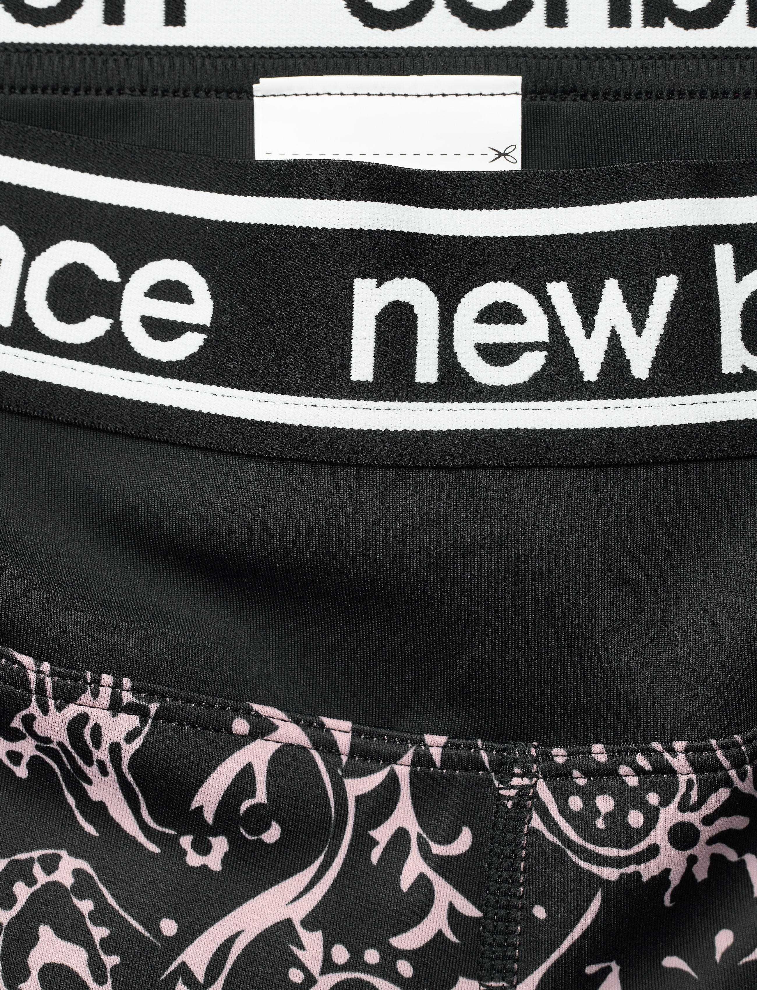 New Balance - Relentless Printed High Rise 7/8 Leggings - saturn pink - 3