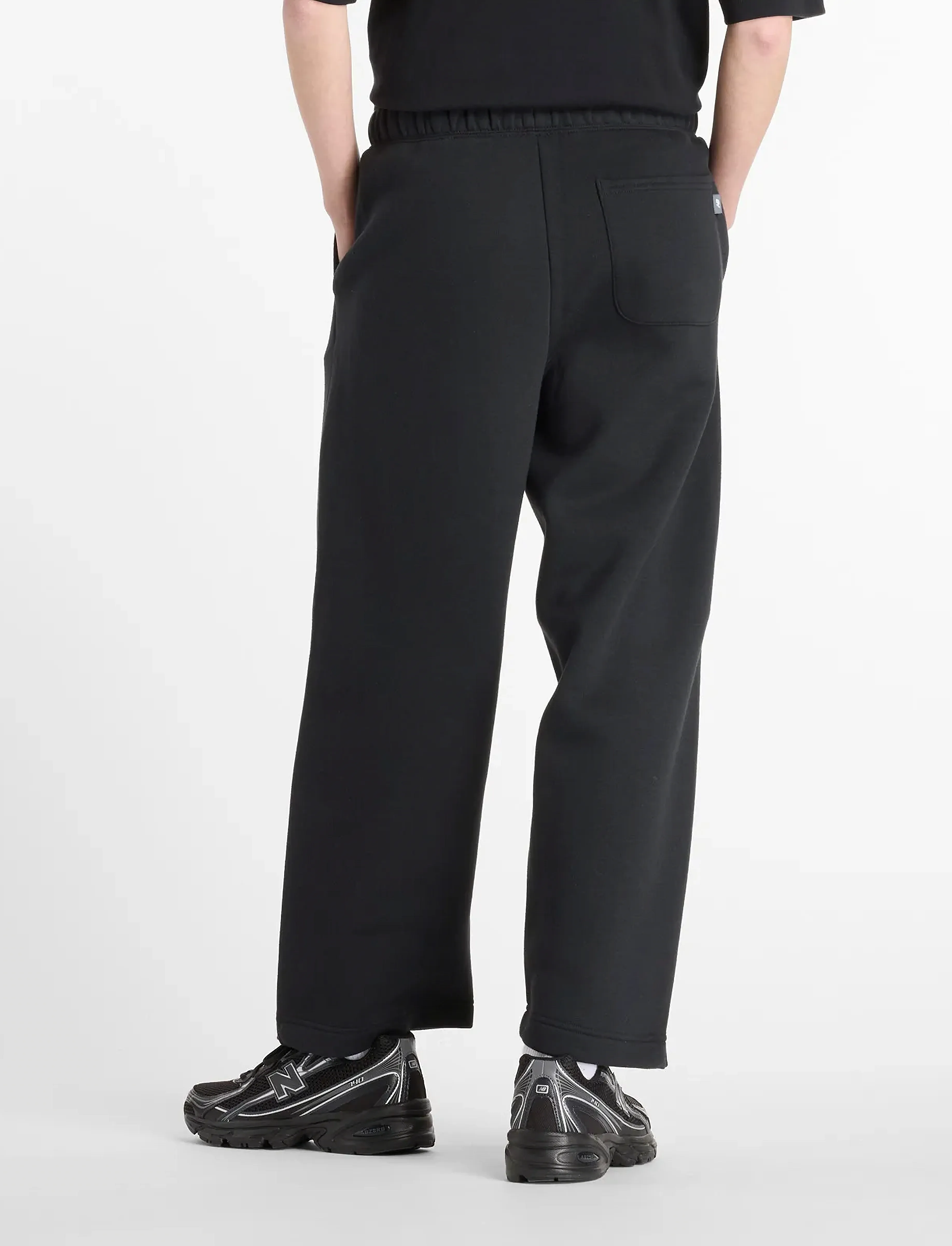 New Balance - Linear Heritage Fleece Barrel Leg Pant - kleidung - black - 4