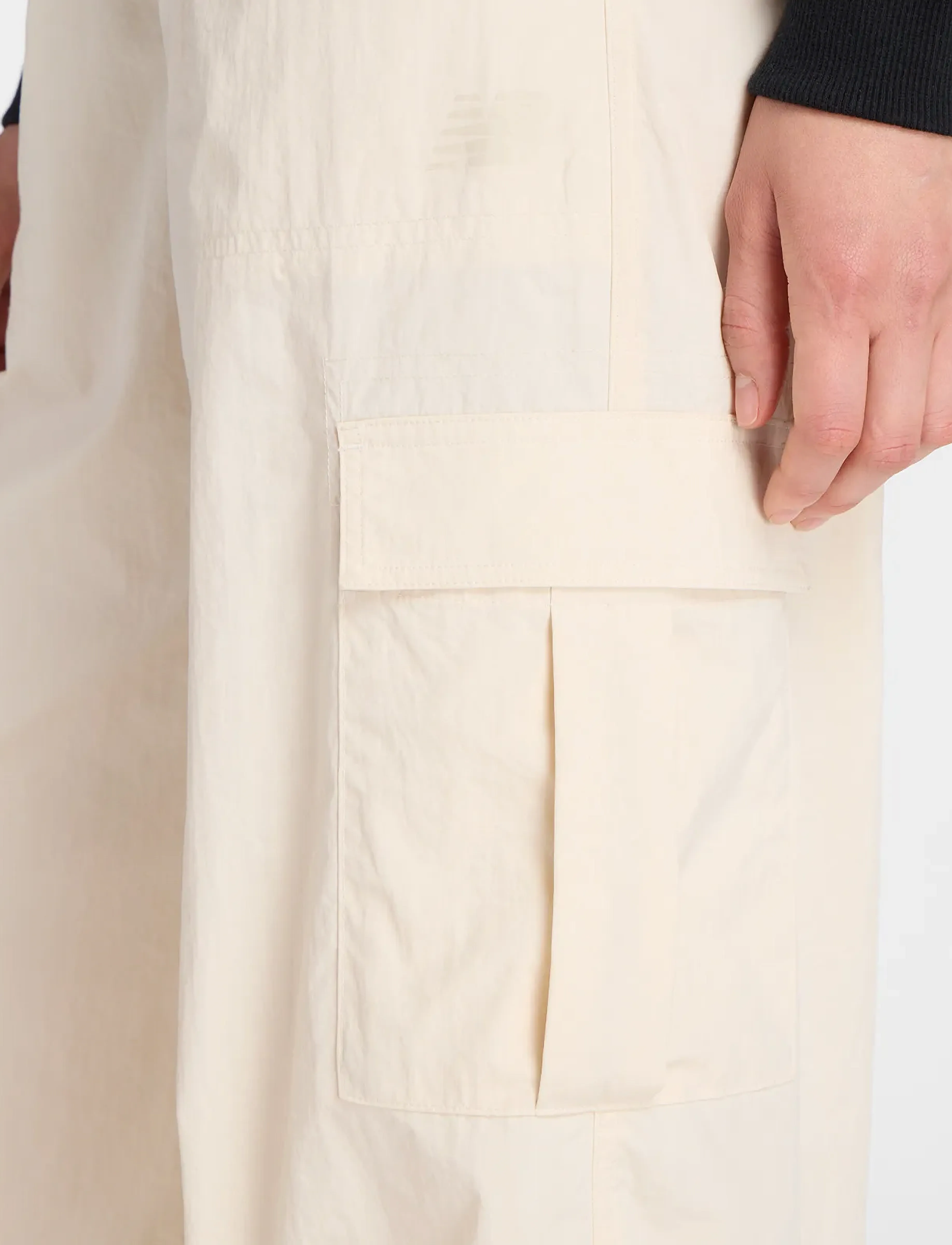 New Balance Woven Cargo Pant cargobyxor dam – bild 5
