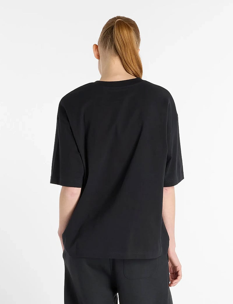 New Balance - Linear Heritage Oversized T-Shirt - t-shirts - black - 4