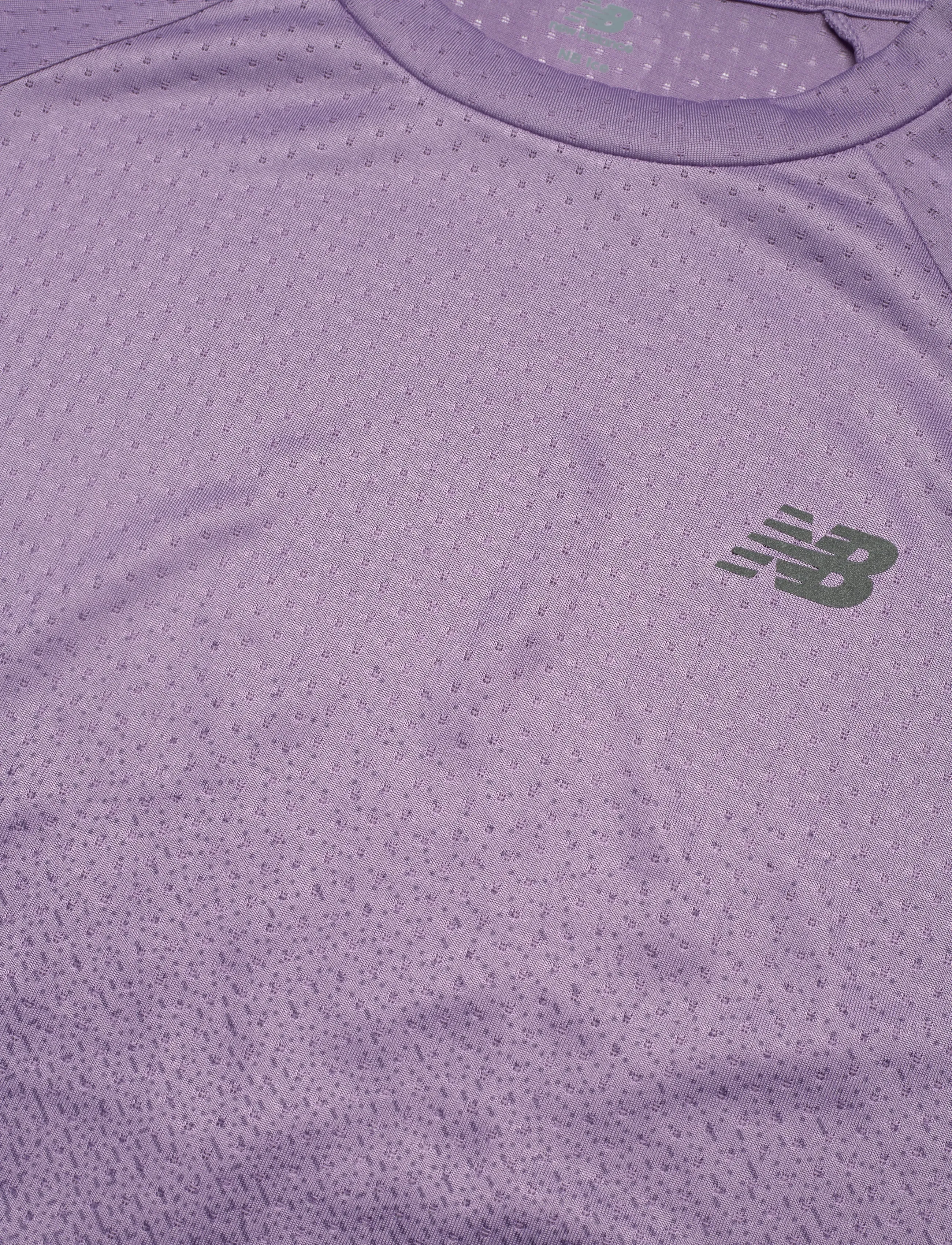 New Balance - Viz-Tech Run T-Shirt - t-shirts - candied violet - 4