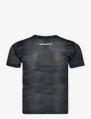 New Balance - Printed Accelerate Short Sleeve T-Shirt - topy sportowe - black multi - 1