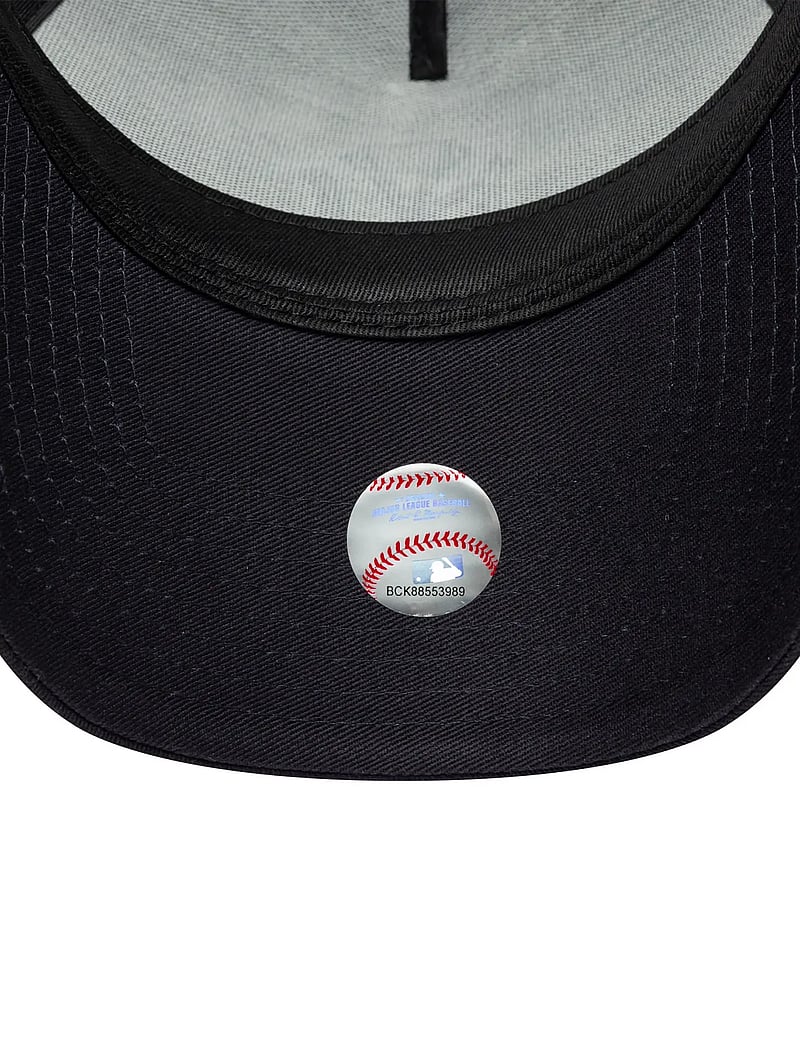 New Era - OUTLINE EF TRUCKER NEYYAN - kepsar - nvysfb - 4