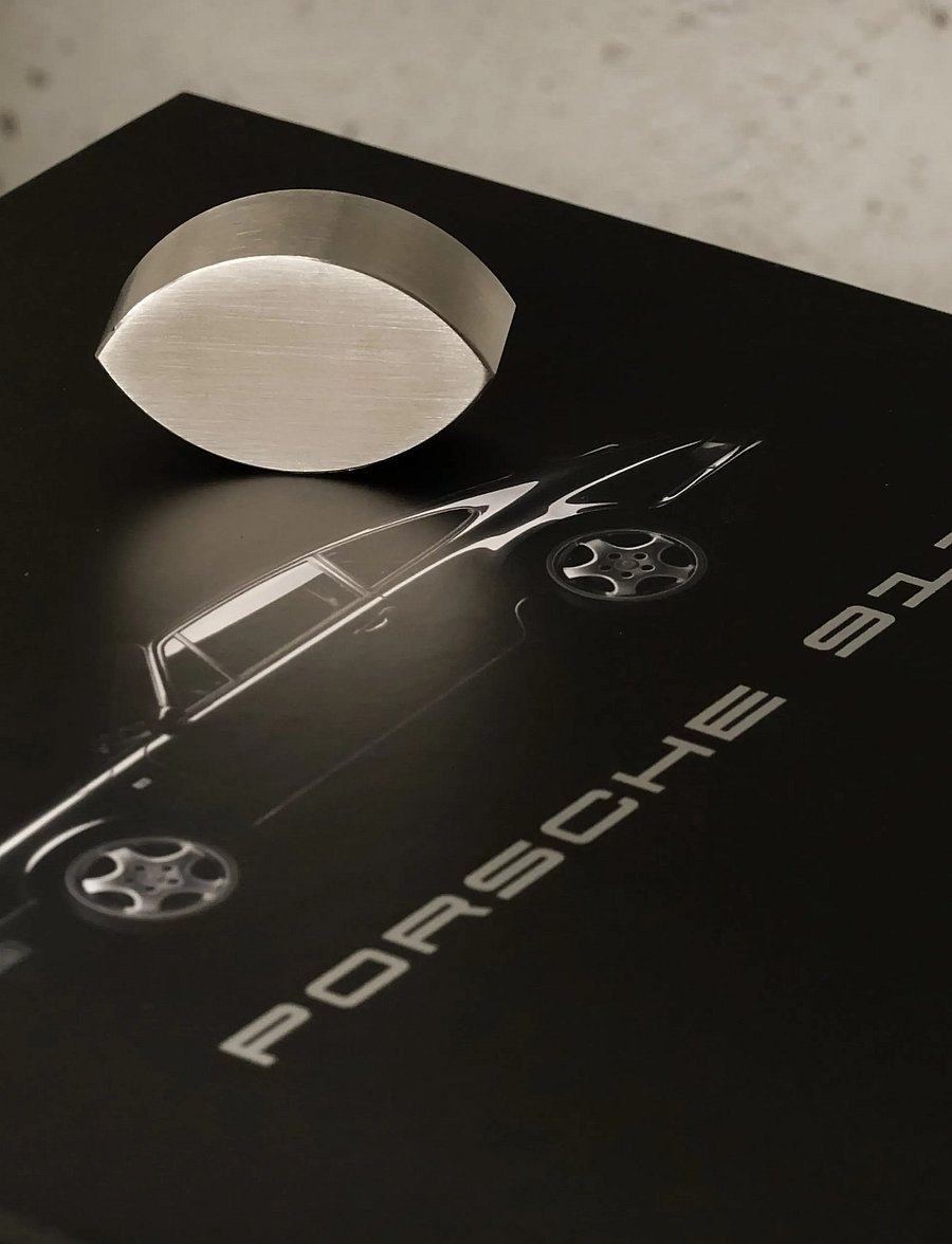 New Mags - Porsche 911 - Icons of Excellence - osta hinna alusel - black - 2