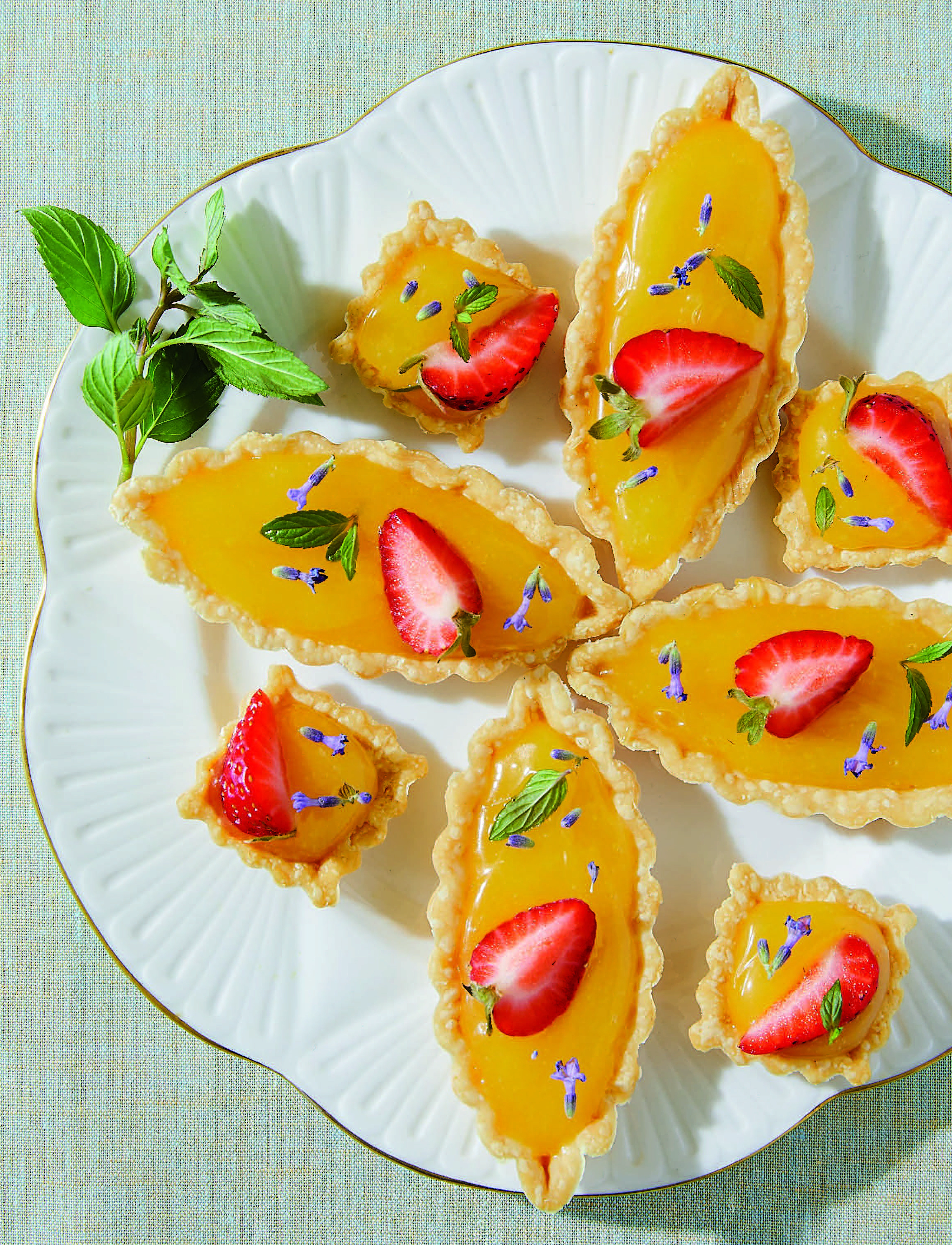 New Mags - Downton Abbey Afternoon Tea Cookbook - ystävänpäivälahjat - blue - 3