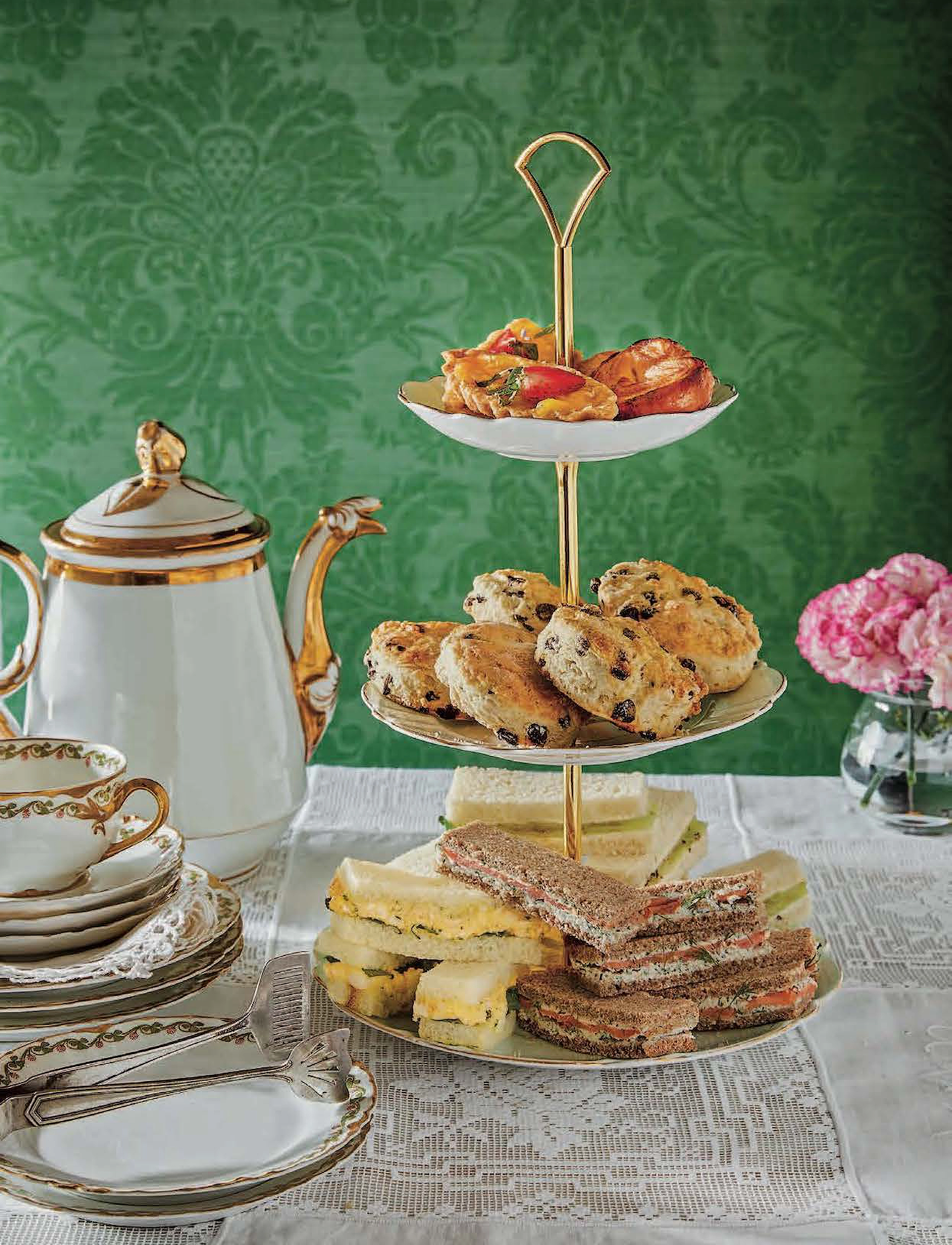 New Mags - Downton Abbey Afternoon Tea Cookbook - ystävänpäivälahjat - blue - 4