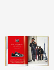 New Mags - Sneaker Freaker. The Ultimate Sneaker Book - konfirmasjon - gold - 6