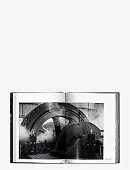 New Mags - Peter Lindbergh - On Fashion Photography - gimtadienio dovanos - black - 3