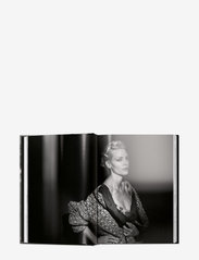 New Mags - Peter Lindbergh. On fashion photography - 40 series - zemākās cenas - black - 2