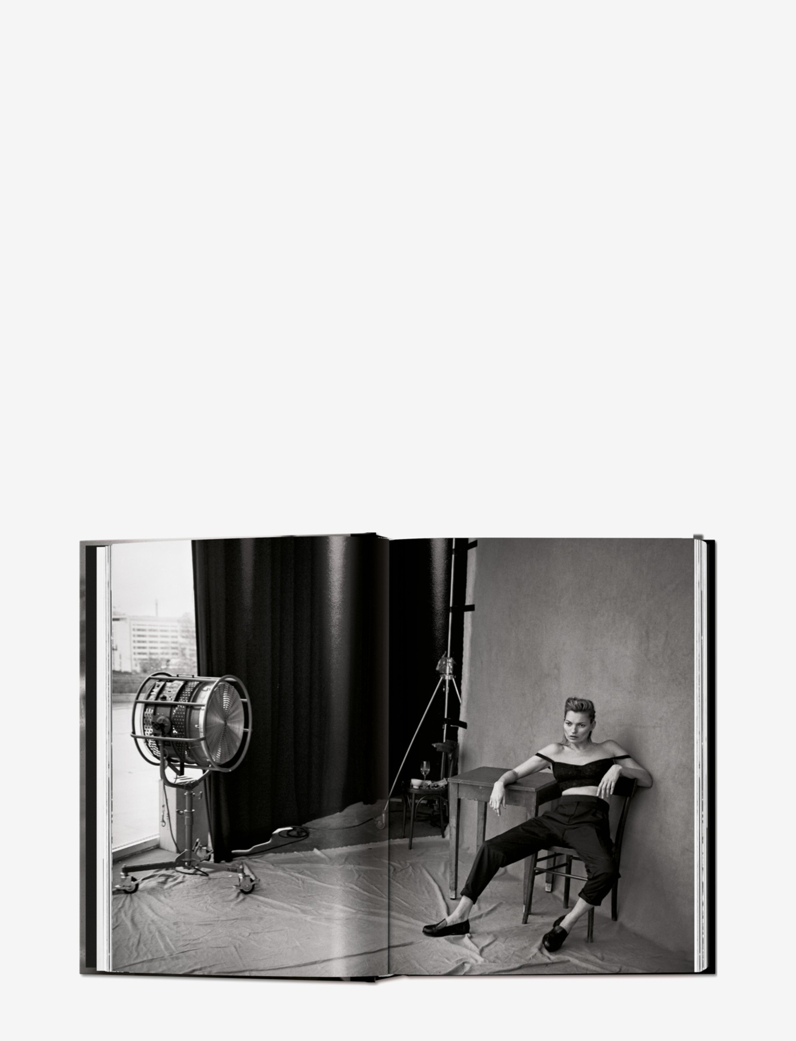 New Mags - Peter Lindbergh. On fashion photography - 40 series - achat par prix - black - 3