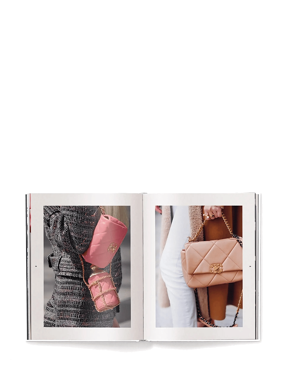 New Mags - The Ultimate Guide to Chanel Bags - valentinstaggeschenke - white - 2