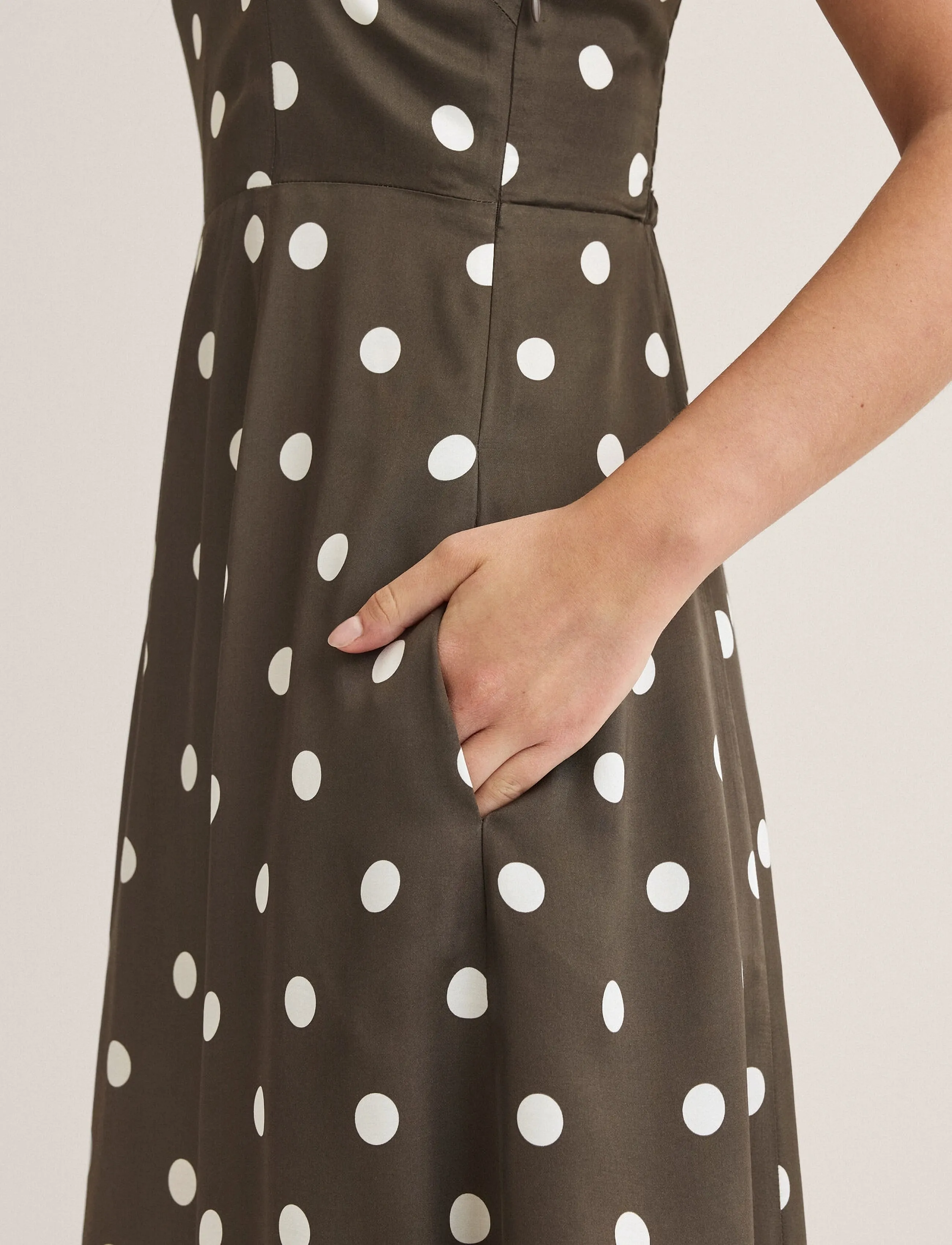 Newhouse - Beau Dot dress - vidutinio ilgio suknelės - brown - 3