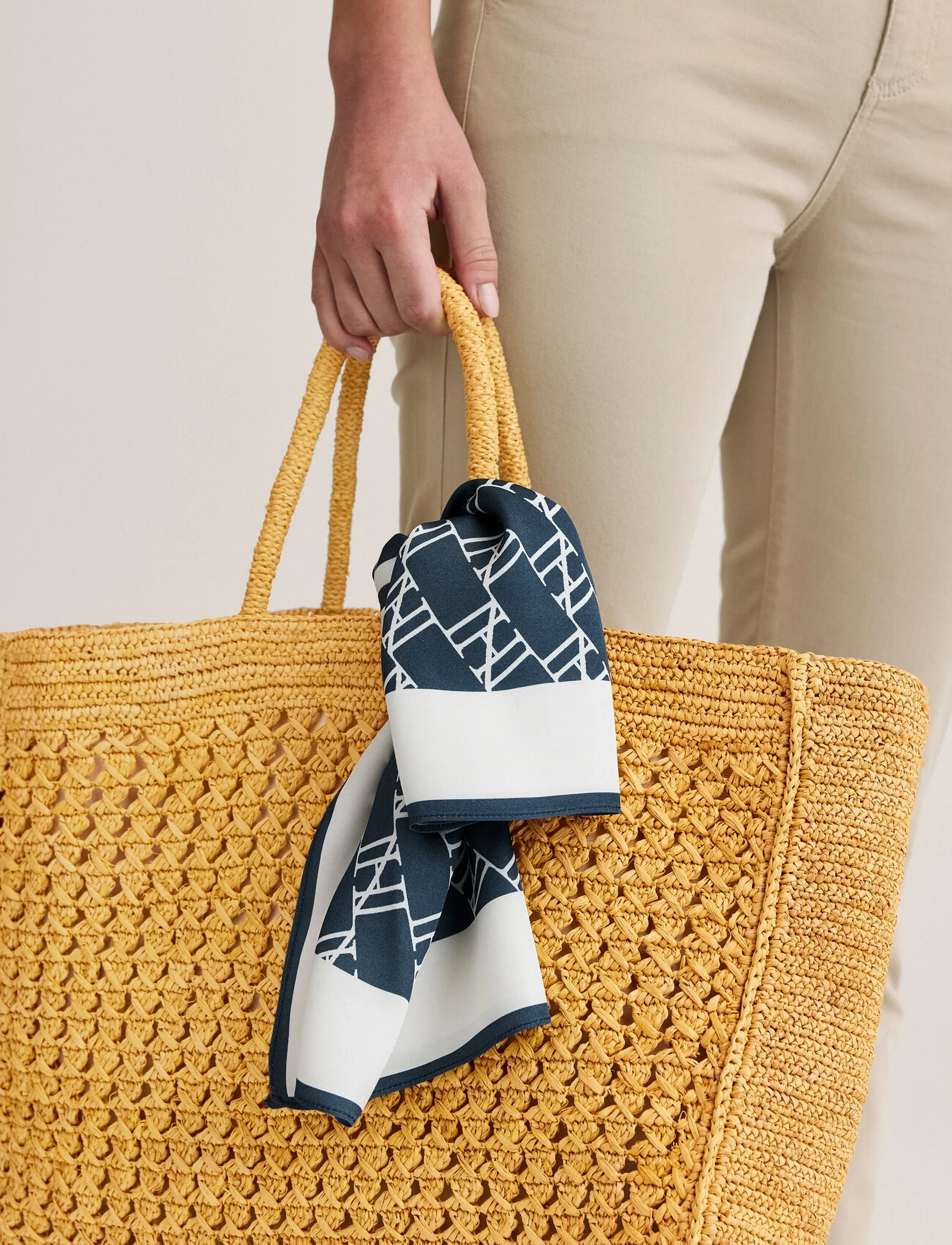 Newhouse Heritage Silk Scarf - Newhouse - NAVY / navy