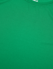 Newline - WOMEN CORE FUNCTIONAL T-SHIRT S/S - t-shirts - jolly green - 3