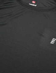Newline - WOMEN CORE RUNNING T-SHIRT S/S - t-shirts - black - 4