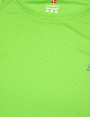 Newline - WOMEN CORE RUNNING T-SHIRT S/S - t-shirts - green flash - 4