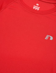 Newline - WOMEN CORE RUNNING T-SHIRT S/S - t-shirts - tango red - 4