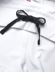 Newline - WOMEN CORE ATHLETIC HOTPANTS - trainings-shorts - white - 2