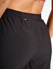 Newline - nwlPACE 2IN1 SHORTS WOMAN - sports shorts - black - 5