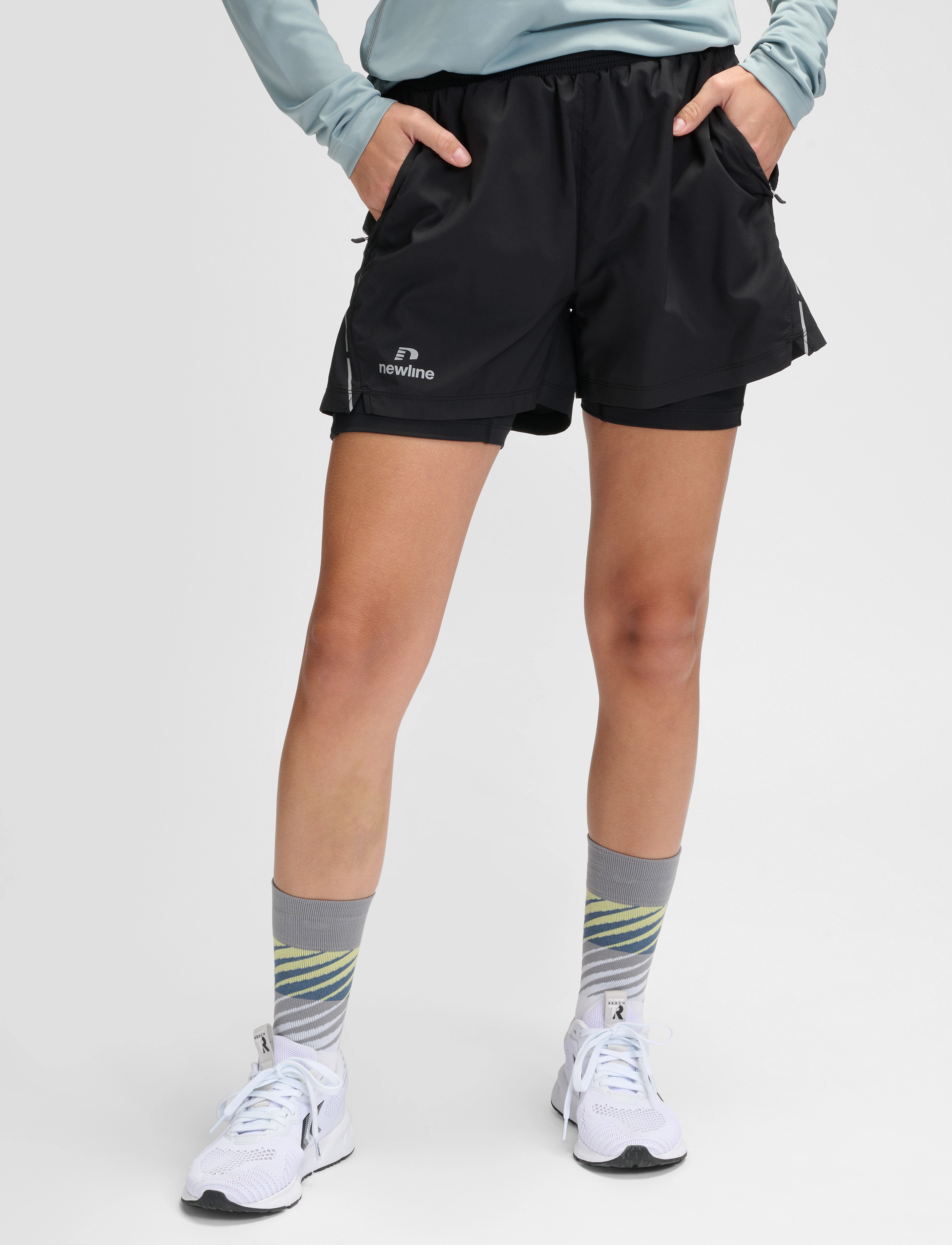 Newline - nwlFAST 2IN1 ZIP POCKET  SHORTS W - black - 2