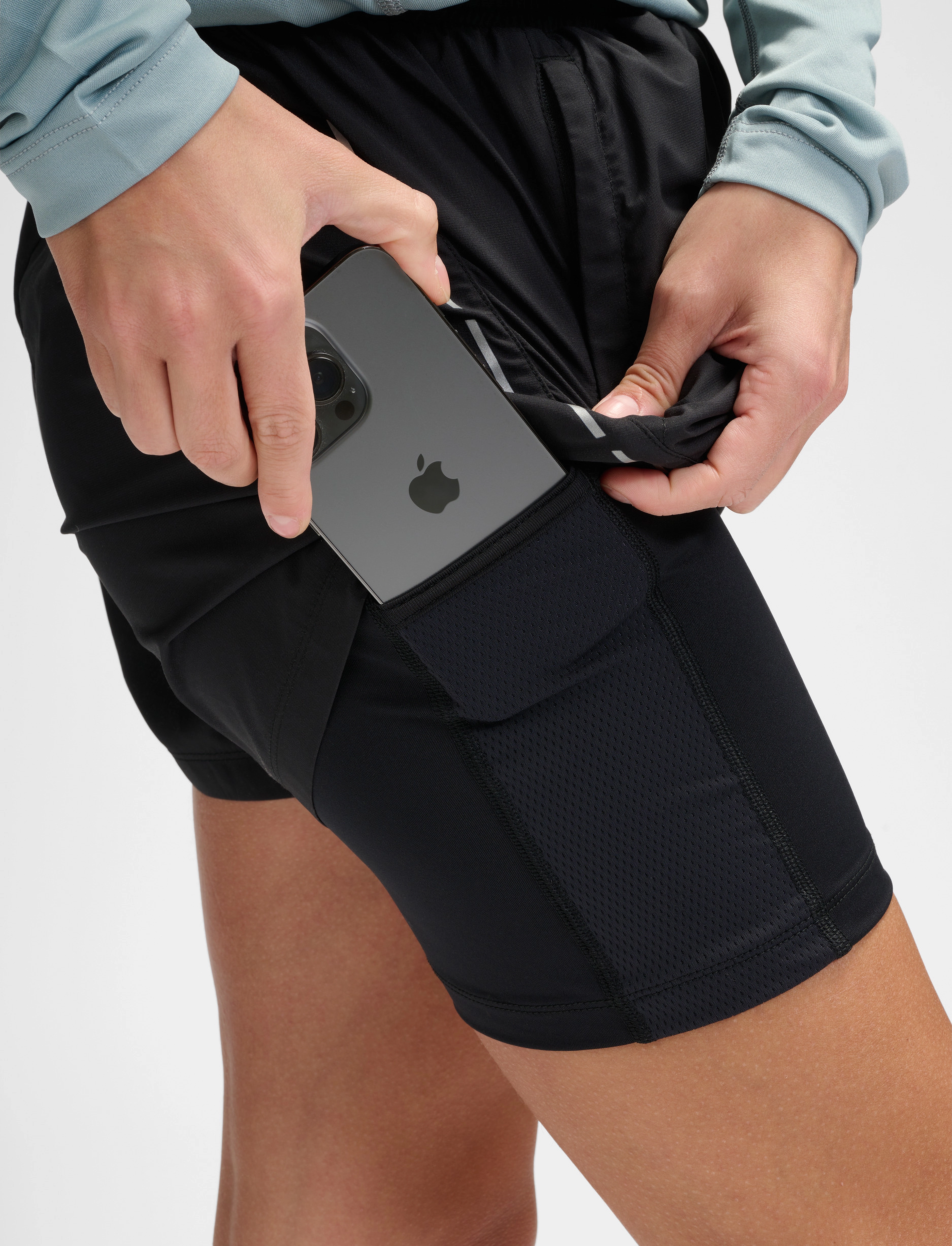 Newline - nwlFAST 2IN1 ZIP POCKET  SHORTS W - black - 3
