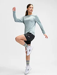 Newline - nwlFAST 2IN1 ZIP POCKET  SHORTS W - sports shorts - black - 4