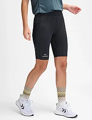 Newline - nwlRACE HW POCKET TIGHT SHORTS W - cycling shorts - black - 2