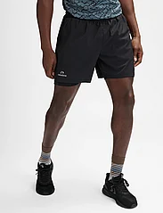 Newline - nwlFAST 2IN1 ZIP POCKET SHORTS - sports shorts - black - 2