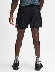 Newline - nwlFAST 2IN1 ZIP POCKET SHORTS - sports shorts - black - 3