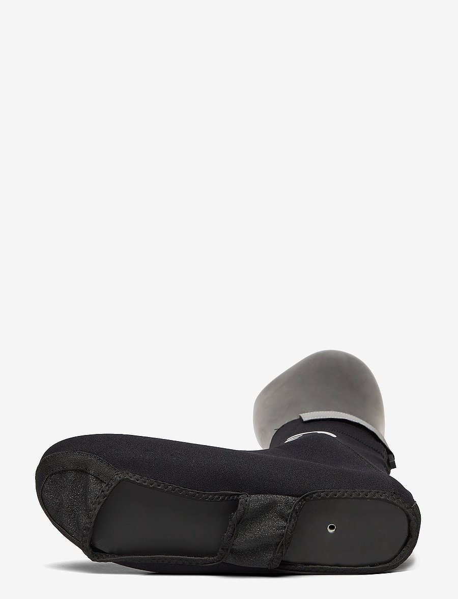 Newline - CORE NEOPRENE SHOE COVER - riteņbraukšanas piederumi - black - 2