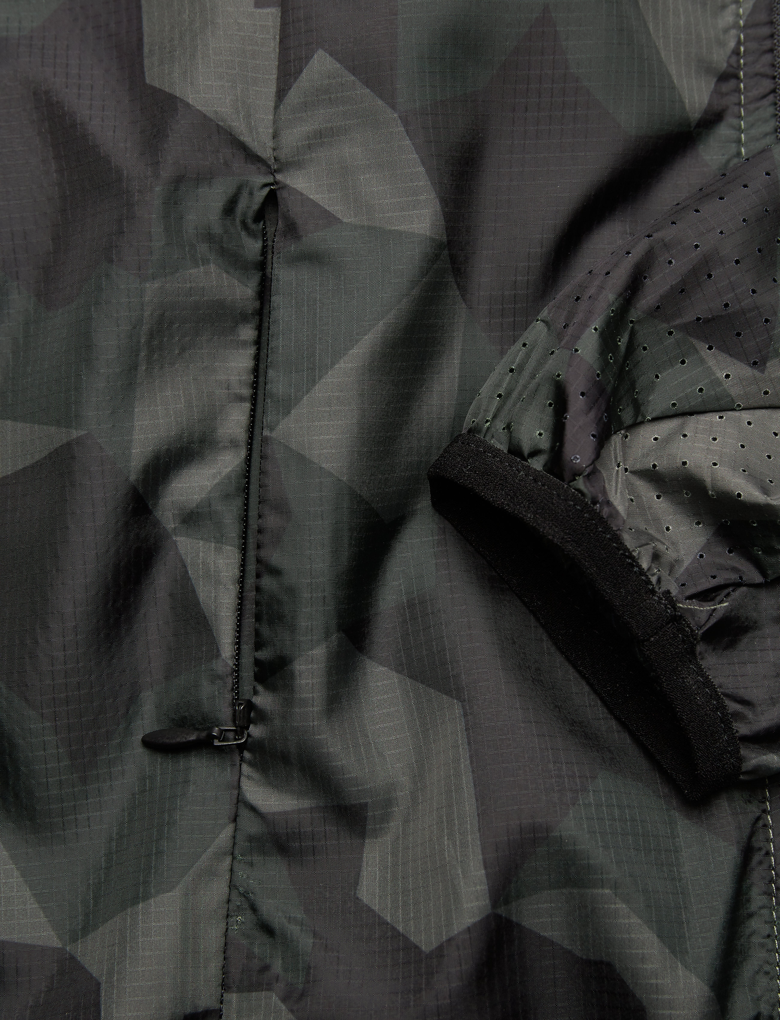 Newline - BLACK CAMO WINDSHIELD JACKET - green camel aop - 3