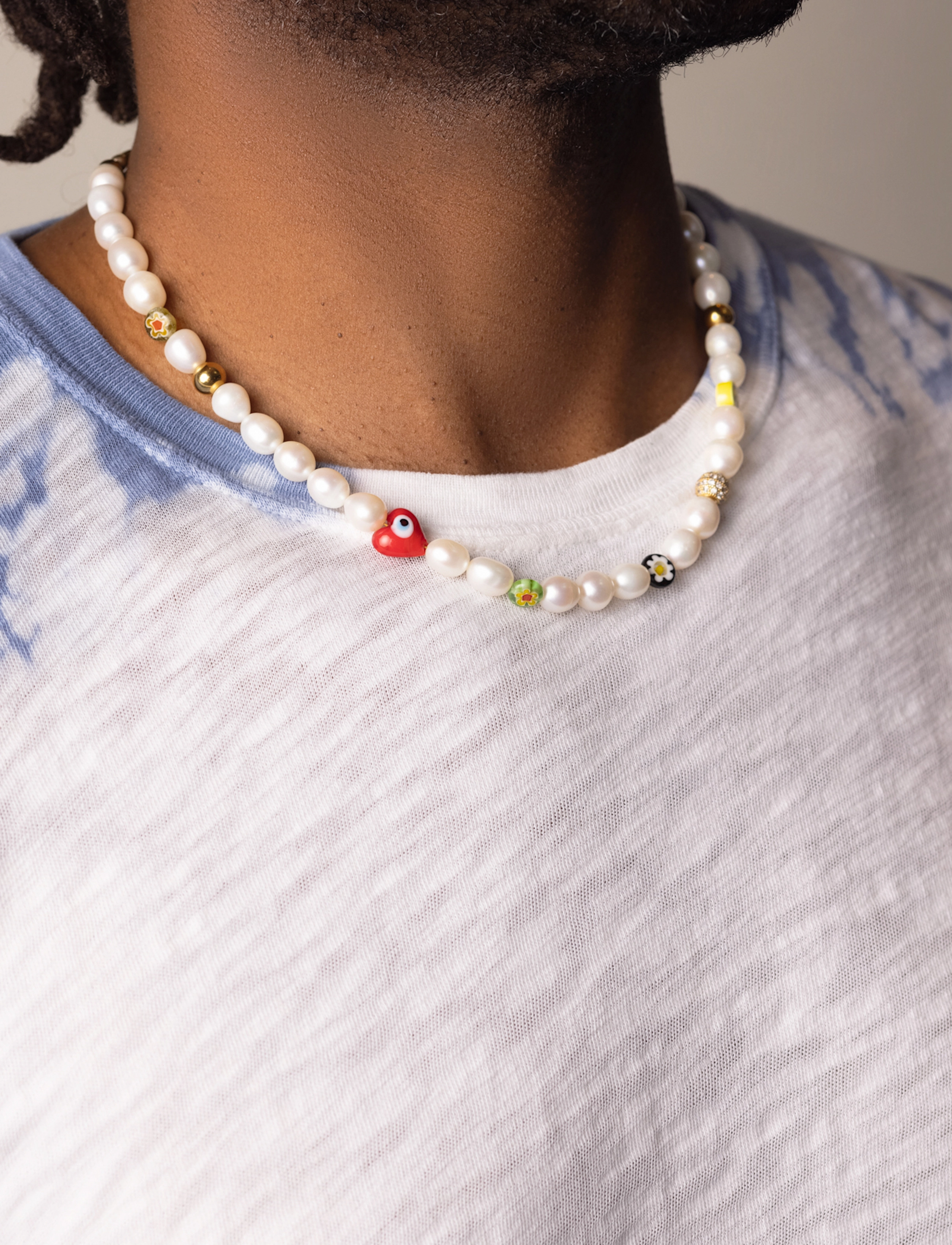 Nialaya Men's Smiley Face Pearl Choker With Assorted Beads, Mænd, Smiley Ansigt Perle Choker, Hvid, Str: ONE SIZE 51 cm