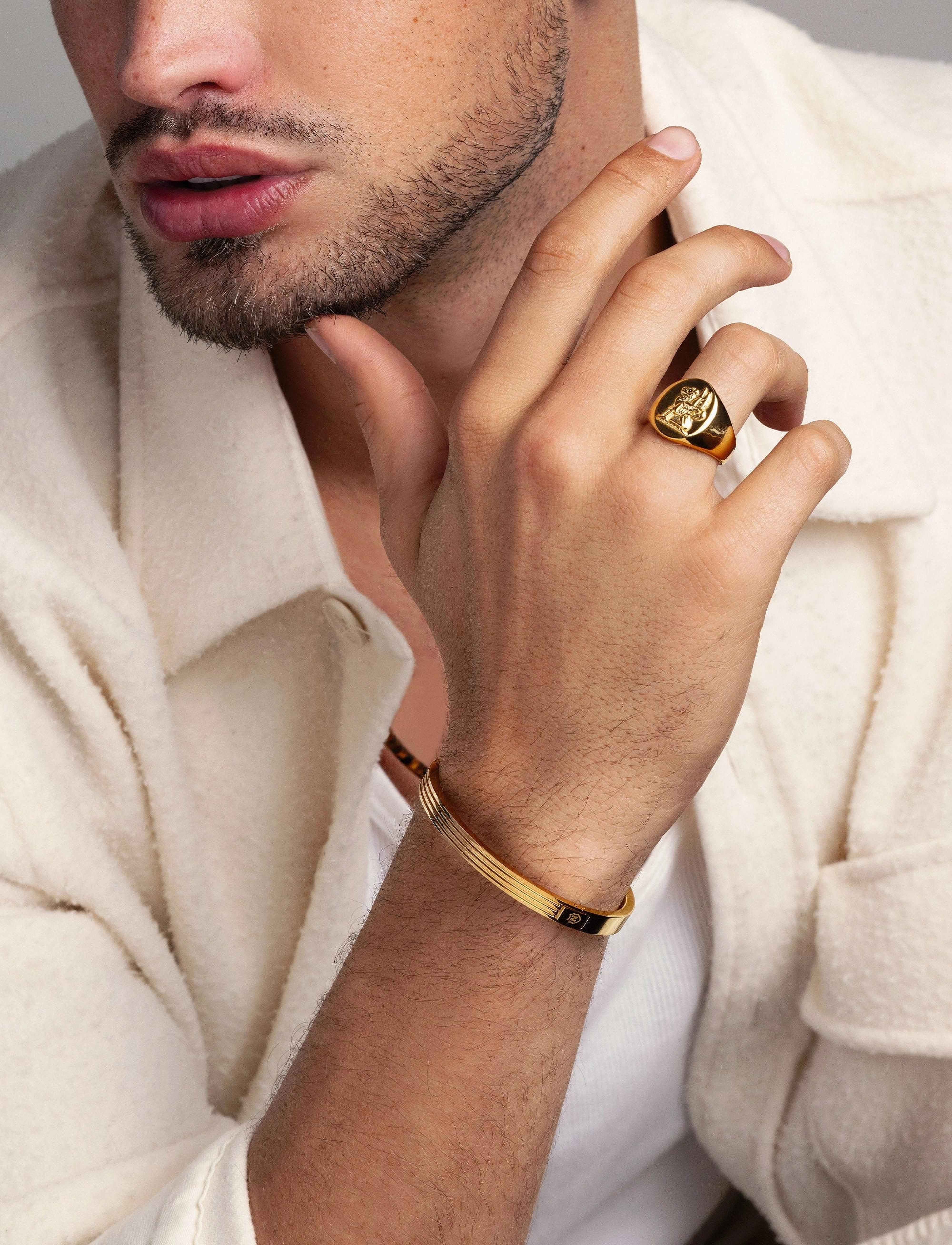 Nialaya Men's Stainless Steel Lion Crest Ring with Gold Plating - Festtøj - GOLD / gold