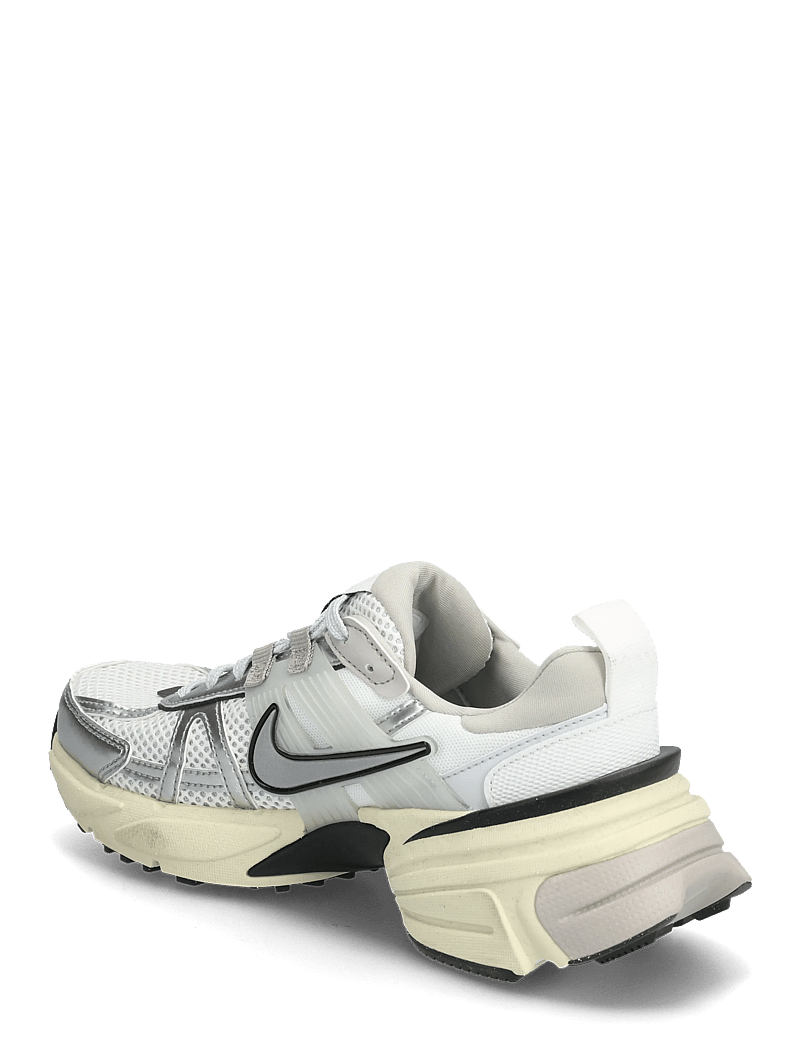 Nike - NIKE V2K Run - white/white/metallic silver - 2