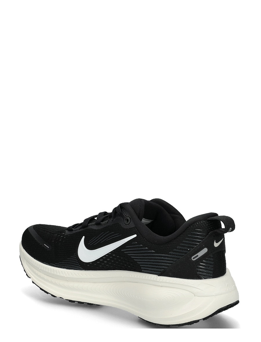 Nike - W NIKE VOMERO 18 - jooksujalatsid - black/summit white-sail-colleg - 1