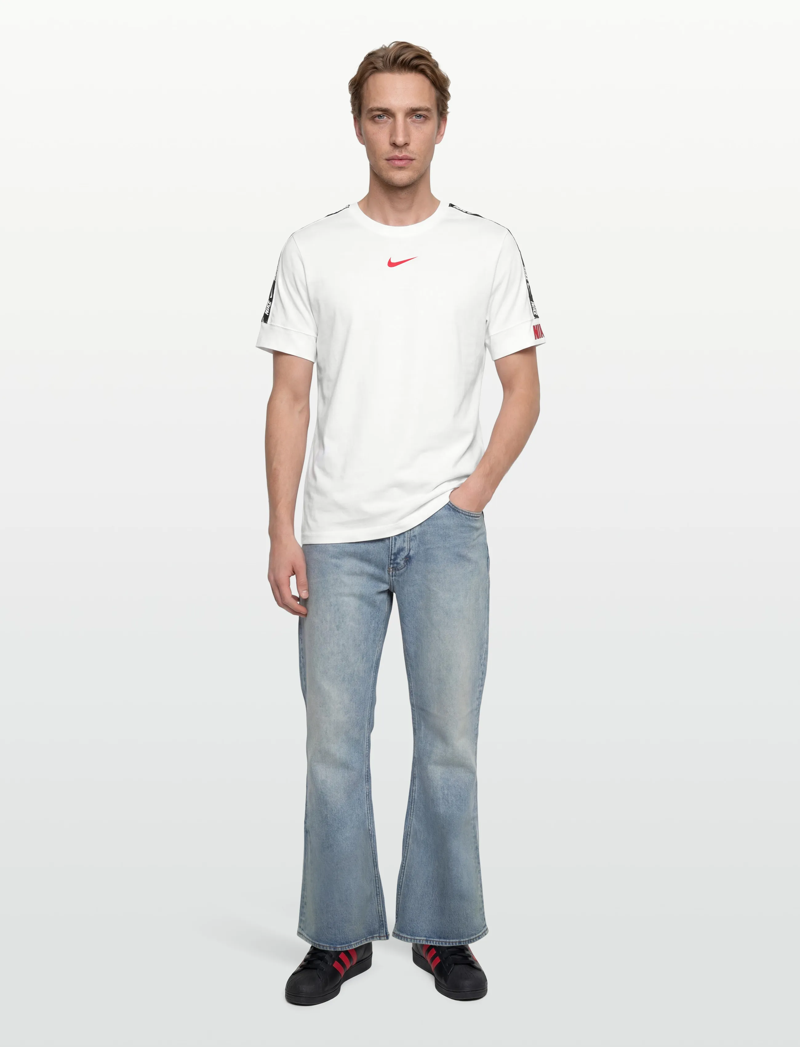 Nike Sportswear Repeat Tee, Mænd, Kortærmet Logo Tape T-Shirt, Hvid, Str: XXL