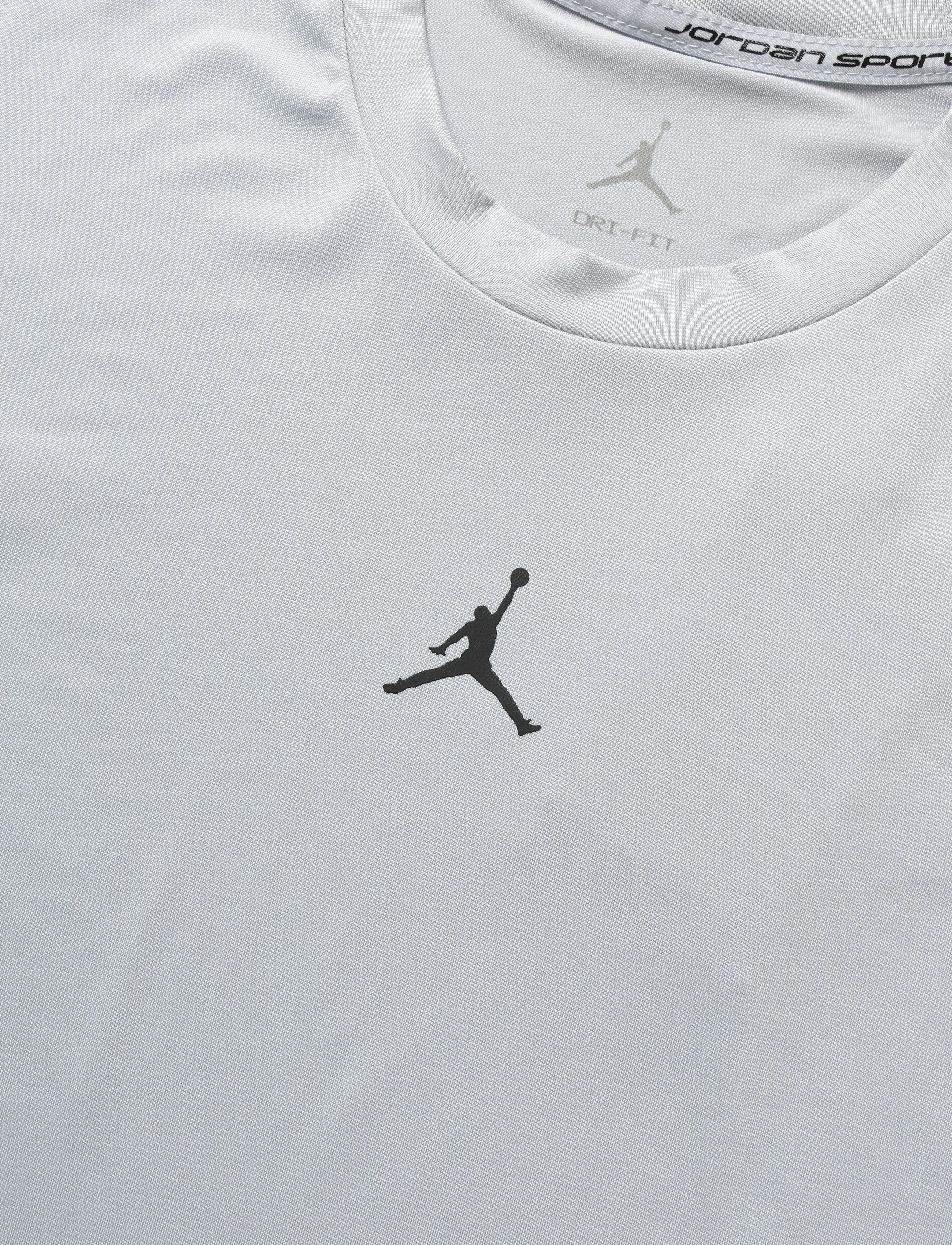 Nike - Nike Jordan Sport Men's Dri-FIT Short-Sleeve Base Layer Top - funktionsunterwäsche - oberteile - wolf grey/black - 2