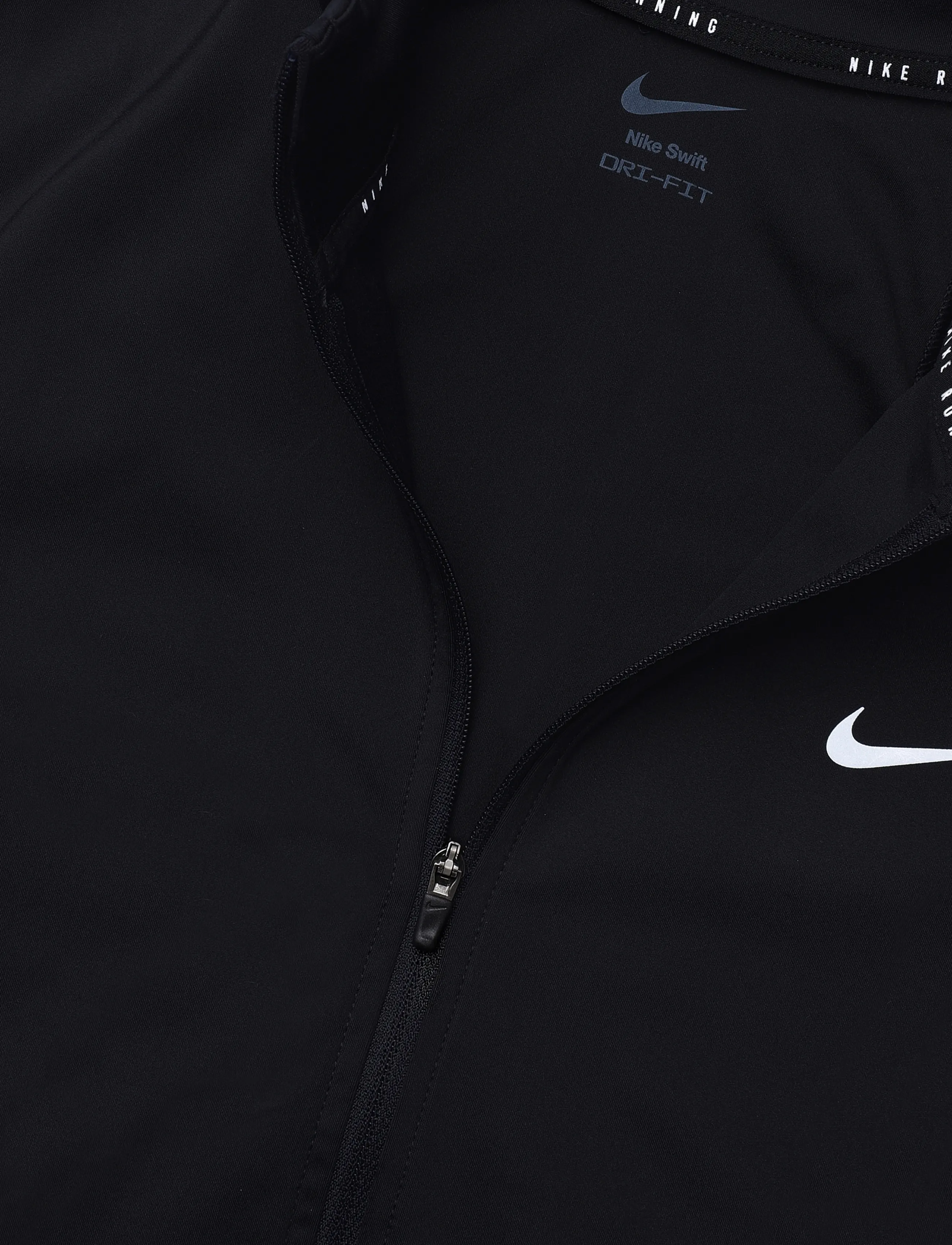 Nike - W NK SWIFT DF FZ JKT - träningsjackor - black/reflective silv - 2