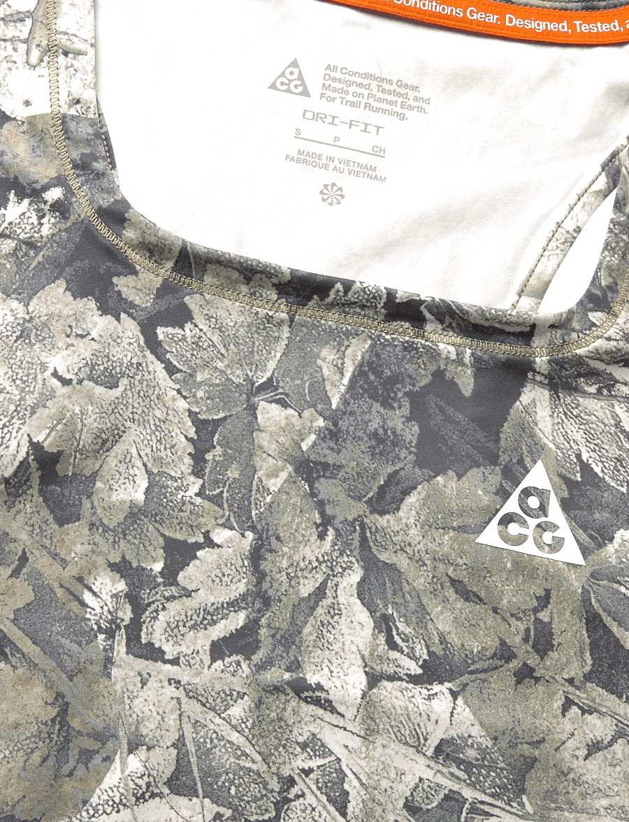 Nike - ACG Dri-FIT Crop Tank AOP - sequoia/summit white - 2