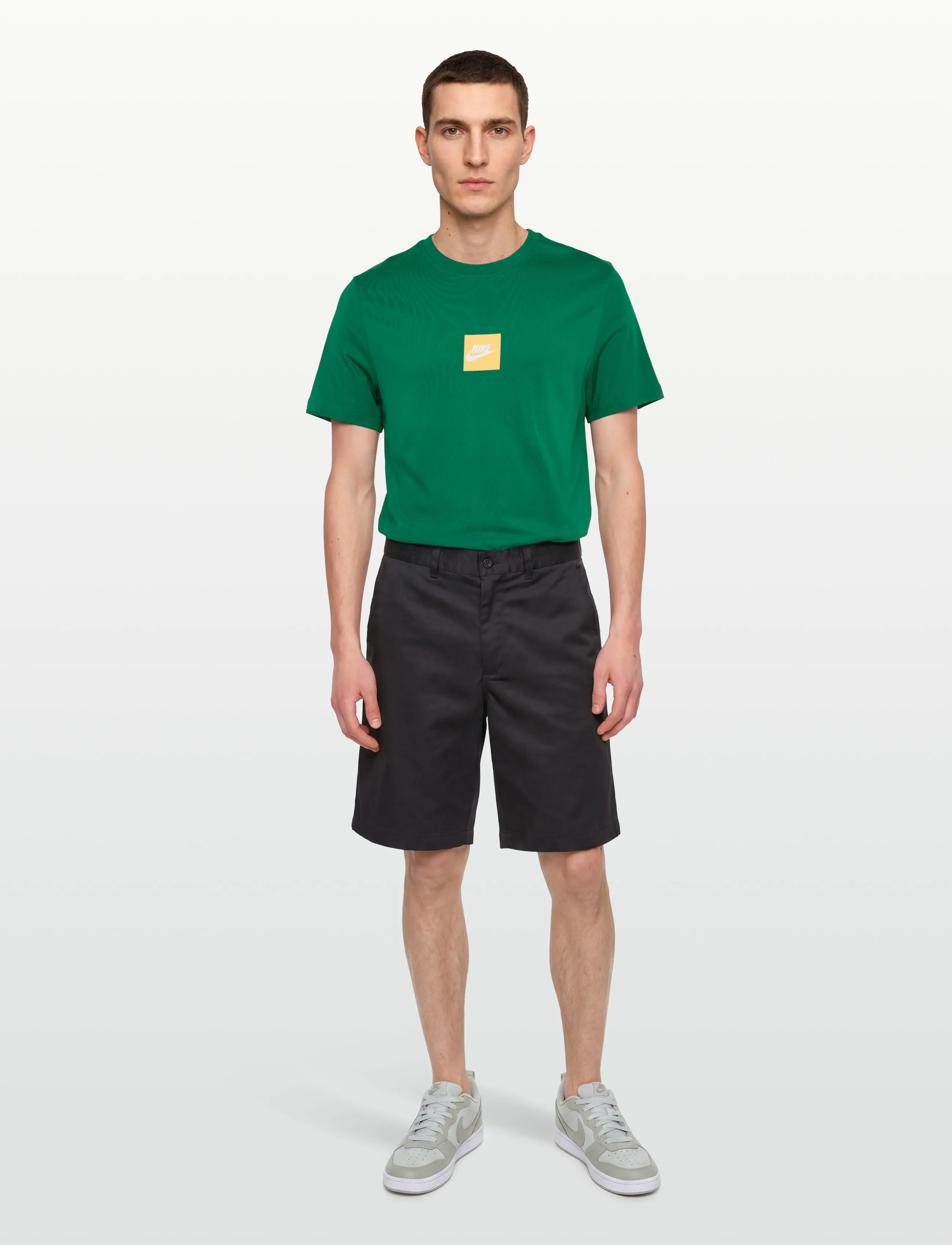 Nike NIKE SPORTSWEAR JUST DO IT TEE - T-Shirts - MALACHITE / green