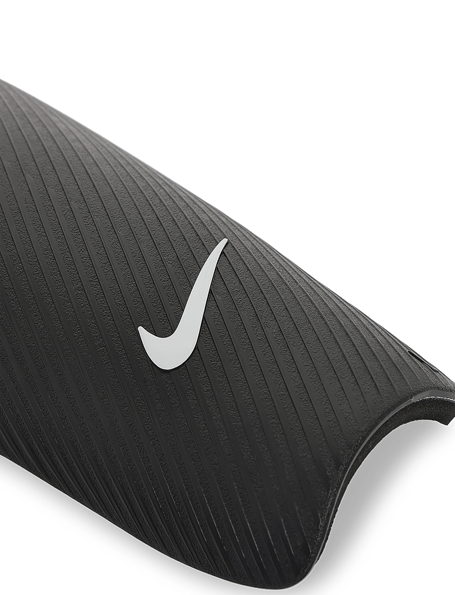 Nike - Nike J CE - benskinner og sleeves - black/white - 2
