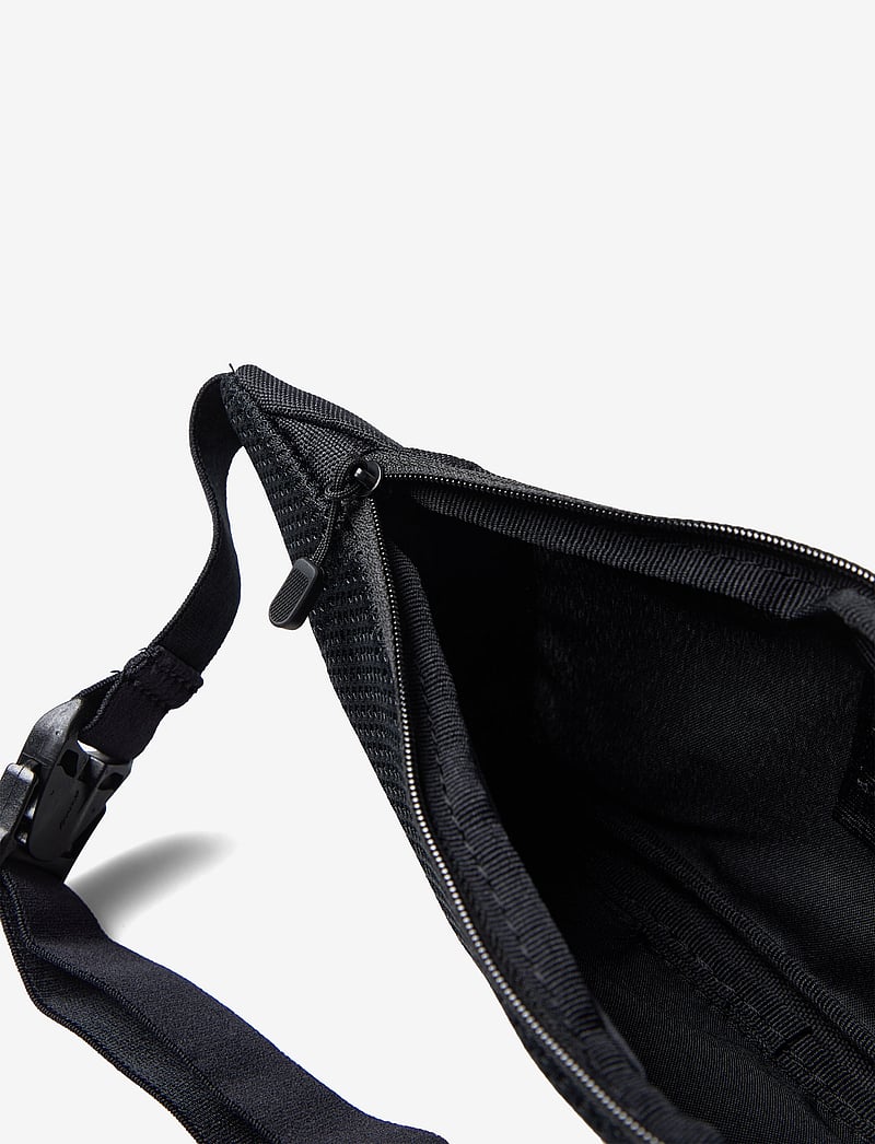 NIKE Equipment - NIKE PACK - crossbody- & magväskor - black/black/silver - 3