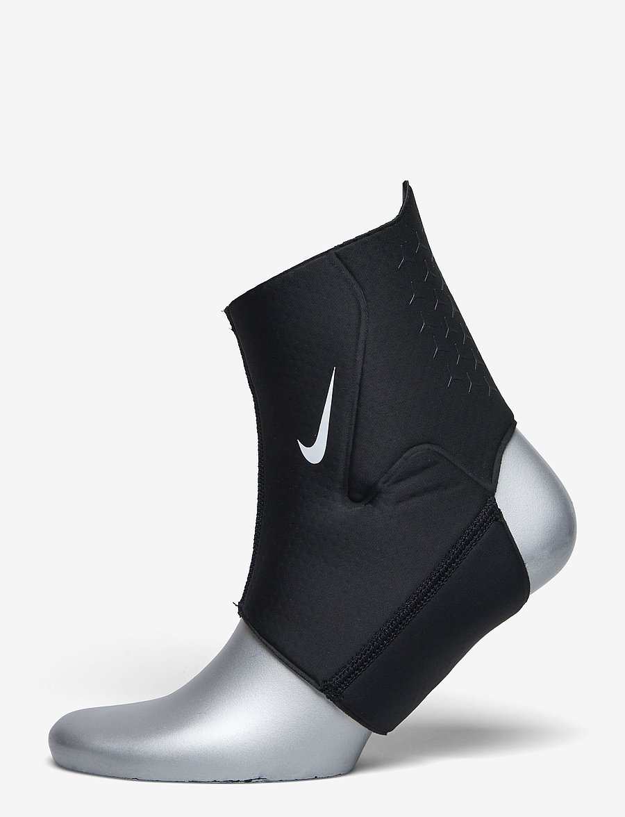 NIKE Equipment - NIKE PRO ANKLE SLEEVE 3.0 - knöchelstütze - black/white - 1