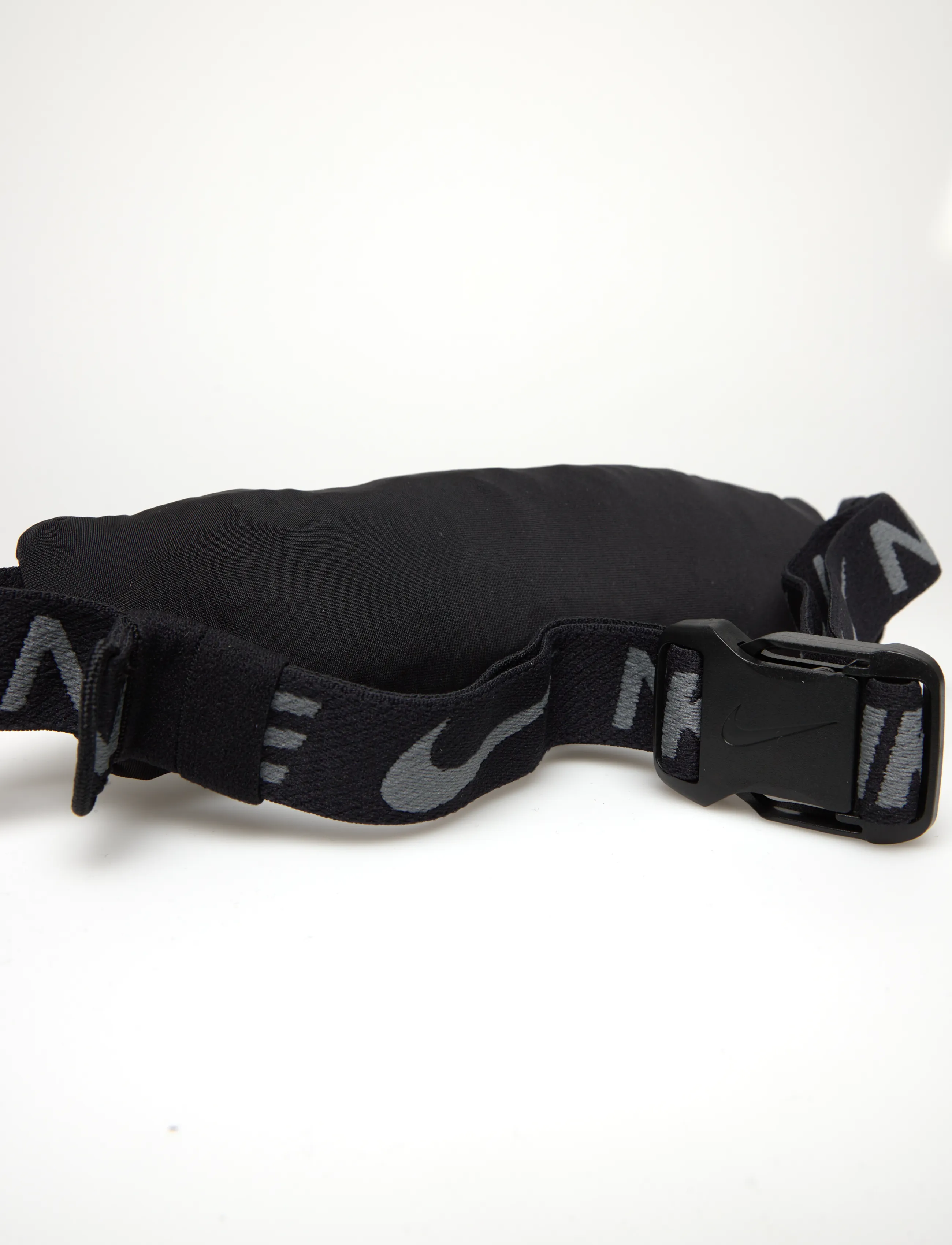 NIKE Equipment - NIKE SLIM WAISTPACK 4.0 - löputrustning - black/black/silver - 4