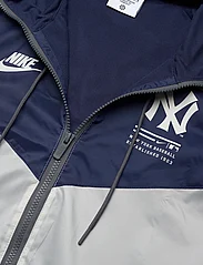 NIKE Fan Gear - New York Yankees Men's Nike Cooperstown Windrunner Jacket - kurtka przeciwwiatrowa - midnight navy, light bone, dark grey - 2