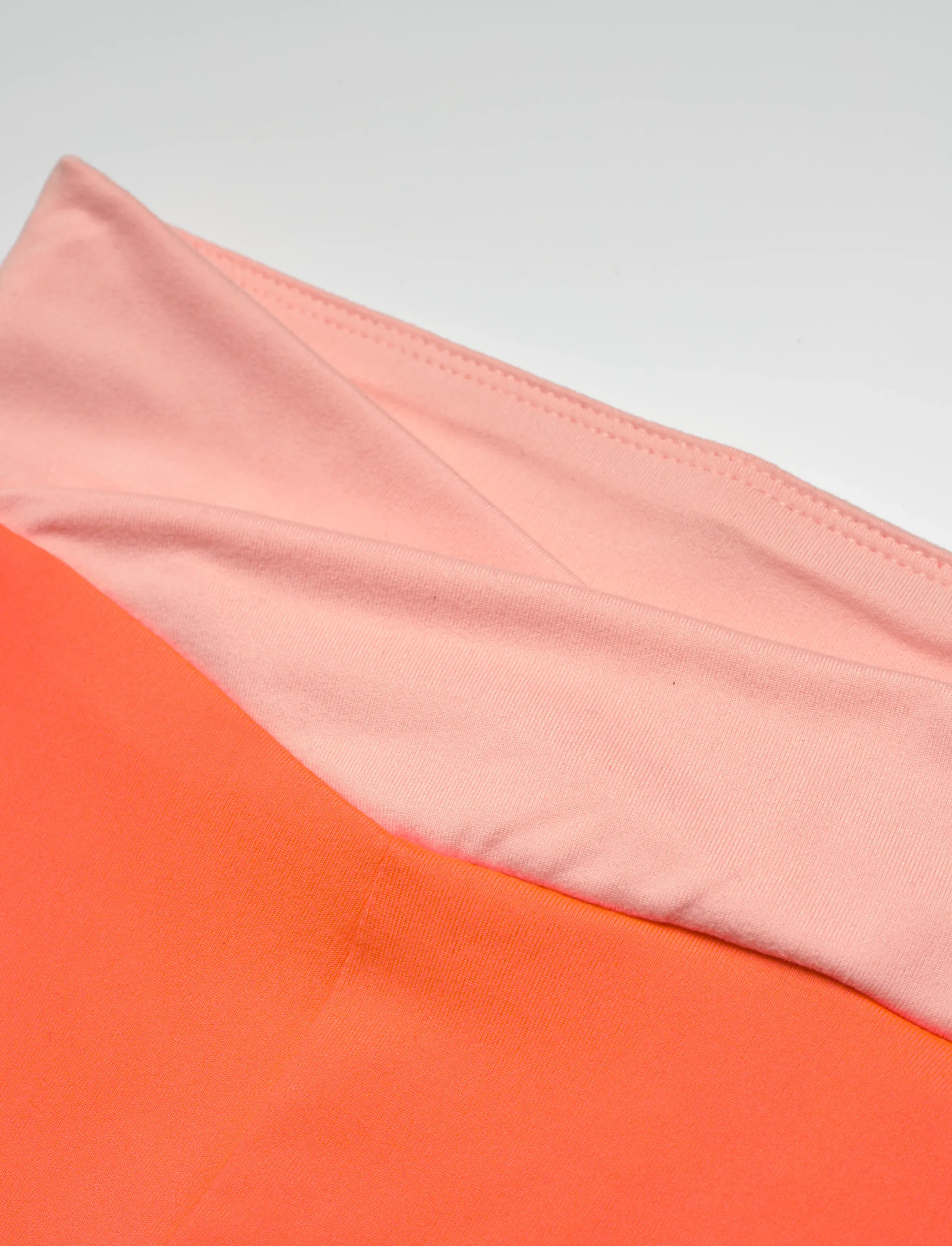 Nike - NKG TEE & CROSSOVER BIKE SHORT - matchende sæt - orange - 3