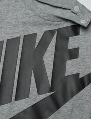 Nike - NKN FUTURA ROMPER / NKN FUTURA ROMPER - laveste priser - dark gray heather/black - 2