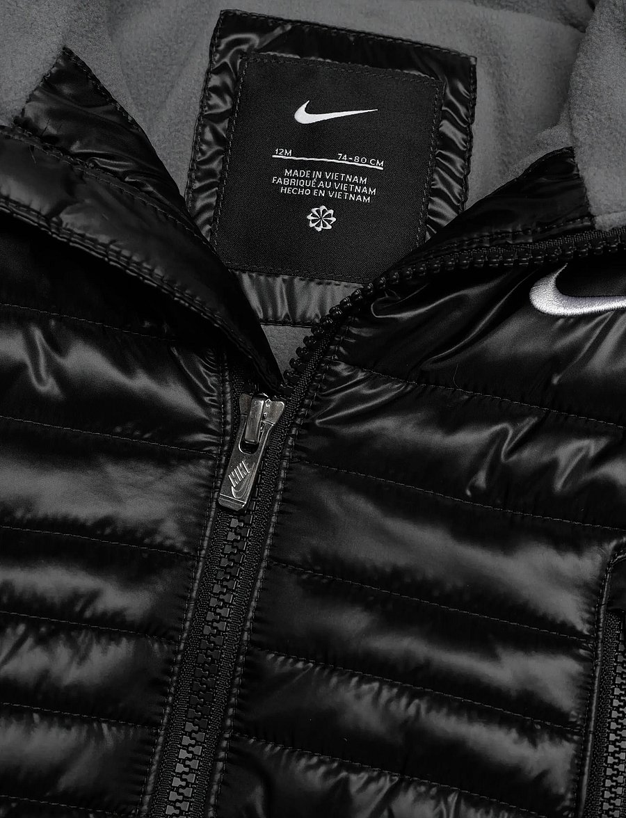 Nike - HO-HEAVY WEIGHT OUTERWEAR - isolierte jacken - black - 2