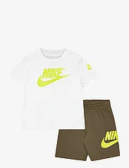 Nike - NSW FRENCH TERRY SHORT SET - sets with short-sleeved t-shirt - rough green - 0